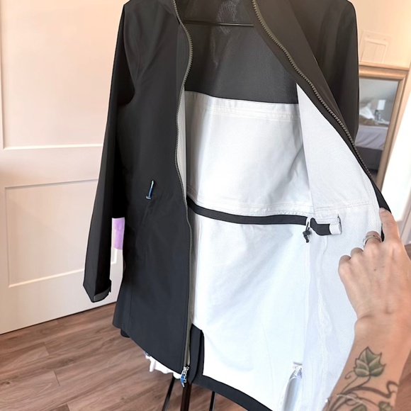 Cotopaxi Cielo Rain Trench Hooded Rain Jacket in Black - Small (NWT) - Picture 9 of 16